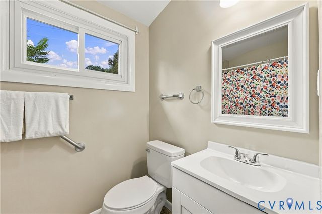2912 Bensley Rd, North Chesterfield, VA 23237