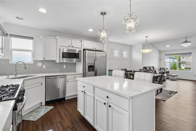 8974 Primo Lane, West Des Moines, IA 50266