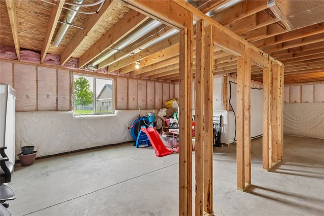 8974 Primo Lane, West Des Moines, IA 50266