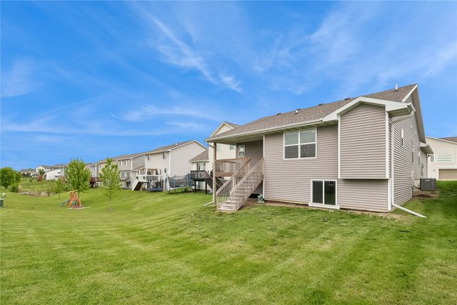 8974 Primo Lane, West Des Moines, IA 50266