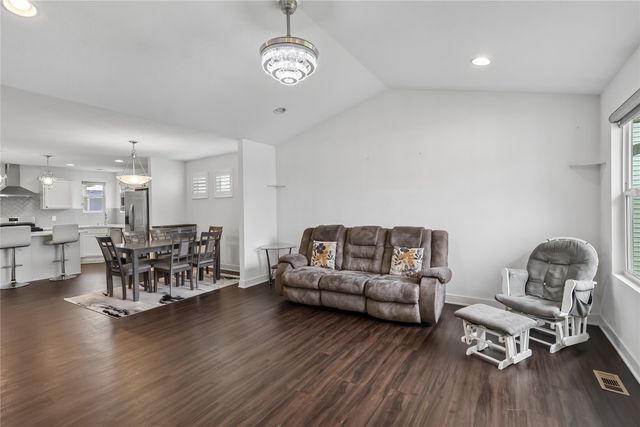 8974 Primo Lane, West Des Moines, IA 50266