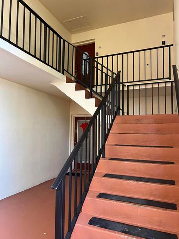 156 Lake Evelyn Drive, West Palm Beach, FL 33411