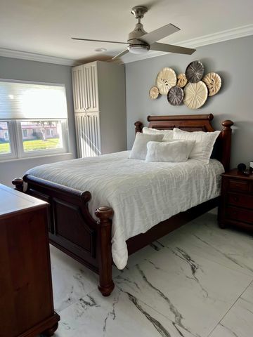 156 Lake Evelyn Drive, West Palm Beach, FL 33411