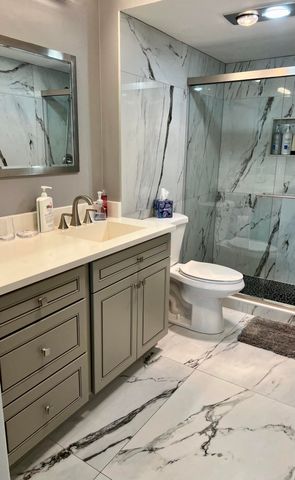 156 Lake Evelyn Drive, West Palm Beach, FL 33411