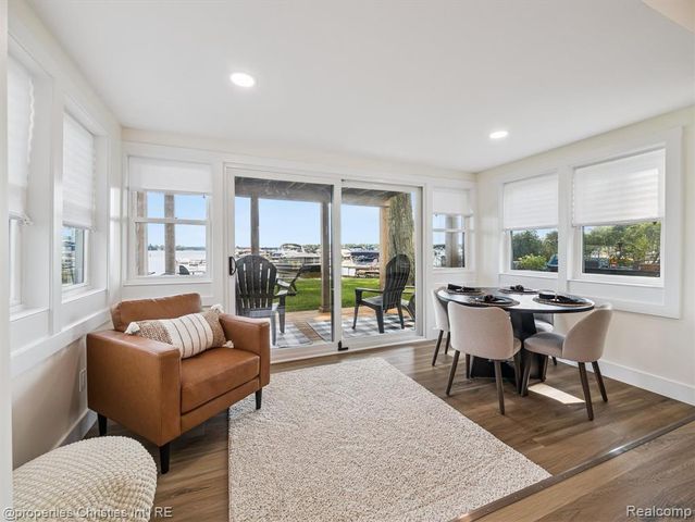 8980 Dexter Pinckney Road, Pinckney, MI 48169