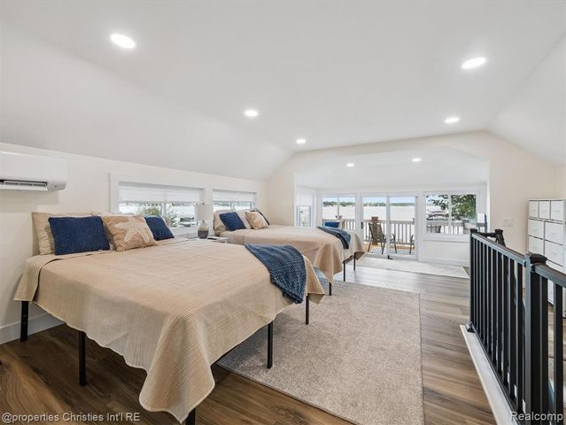 8980 Dexter Pinckney Road, Pinckney, MI 48169