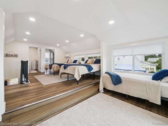 8980 Dexter Pinckney Road, Pinckney, MI 48169