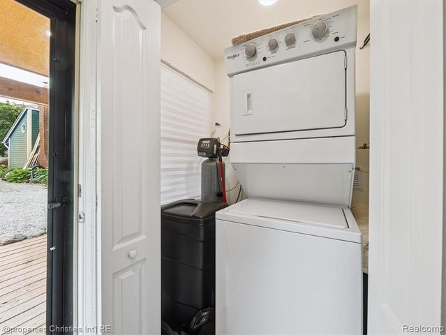 8980 Dexter Pinckney Road, Pinckney, MI 48169