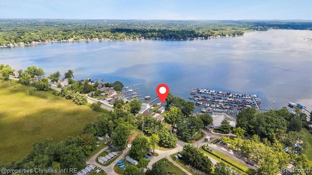 8980 Dexter Pinckney Road, Pinckney, MI 48169