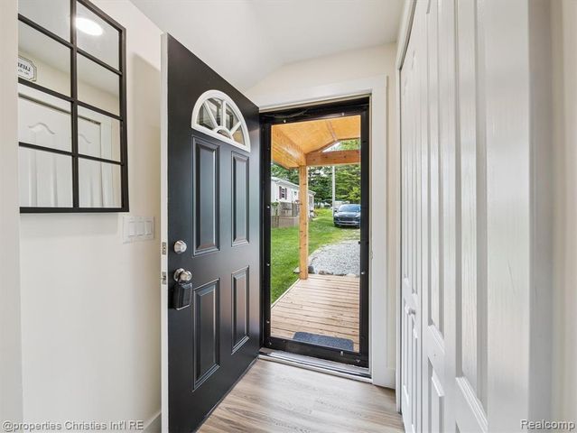 8980 Dexter Pinckney Road, Pinckney, MI 48169