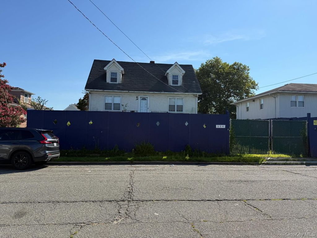 524 Bayview Avenue, Cedarhurst, NY 11516 — photo 2