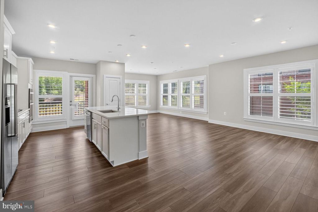 102 SAINT IVES PL #102, Oxon Hill, MD 20745