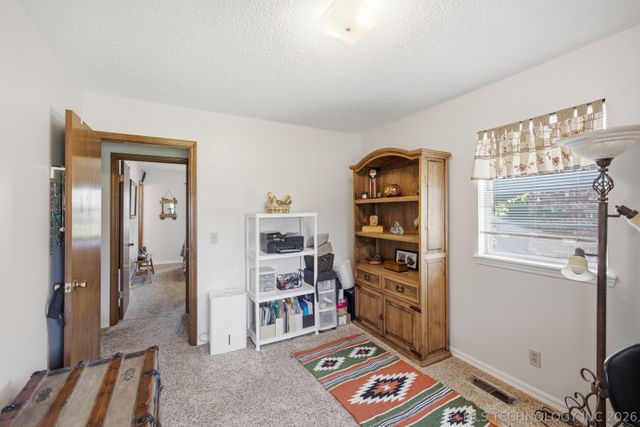 4822 Grenada Avenue, Sand Springs, OK 74063