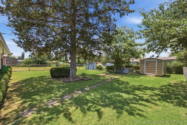 4822 Grenada Avenue, Sand Springs, OK 74063