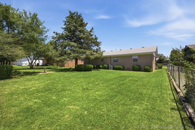 4822 Grenada Avenue, Sand Springs, OK 74063