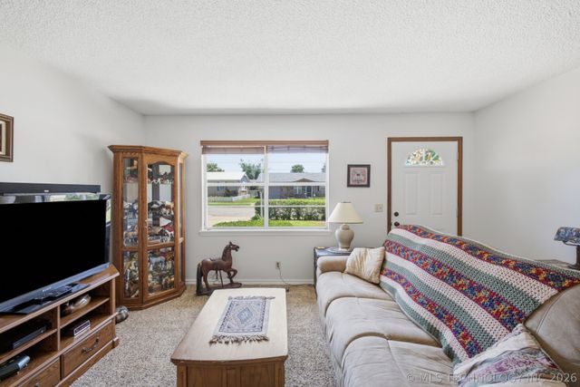 4822 Grenada Avenue, Sand Springs, OK 74063