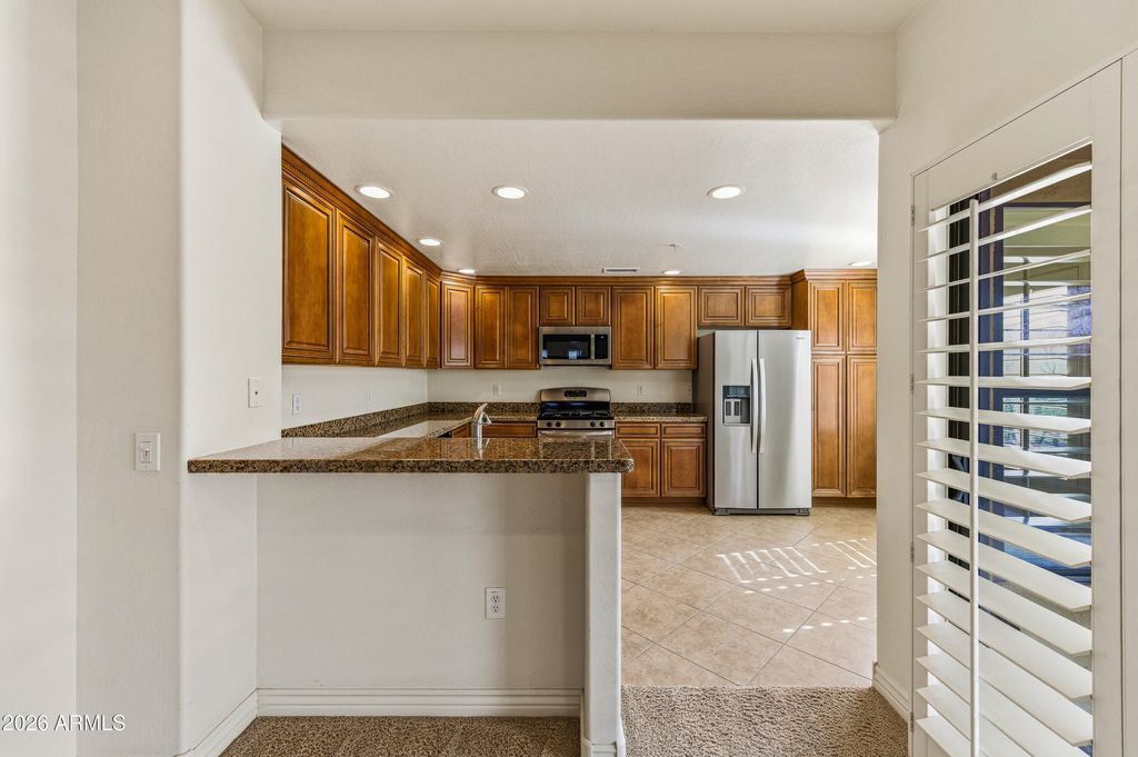 Image 10 of property listing at 21320 N 56TH Street 2047, Phoenix, AZ 85054