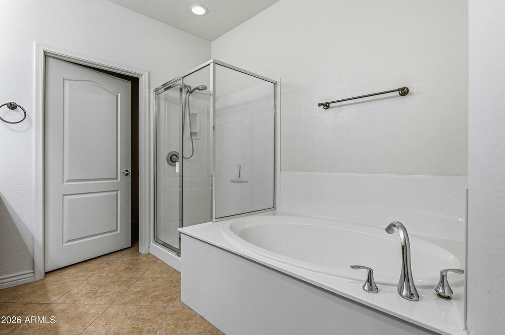 Image 6 of property listing at 21320 N 56TH Street 2047, Phoenix, AZ 85054