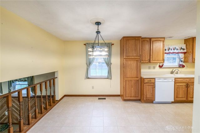 845 Sunset Drive, Englewood, OH 45322