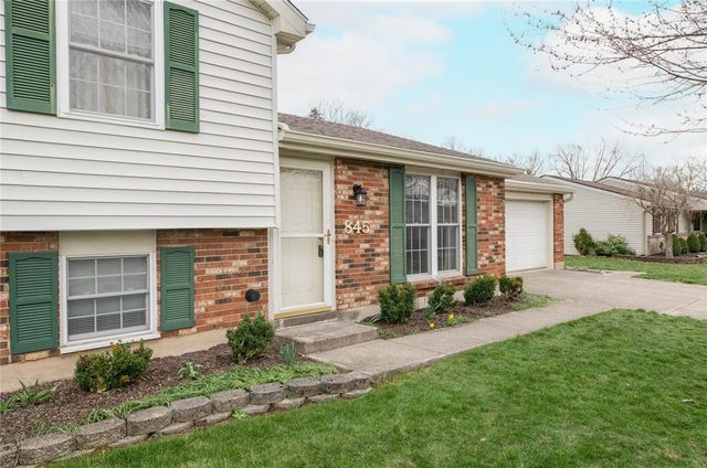 845 Sunset Drive, Englewood, OH 45322