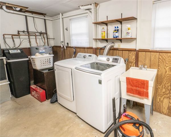 845 Sunset Drive, Englewood, OH 45322