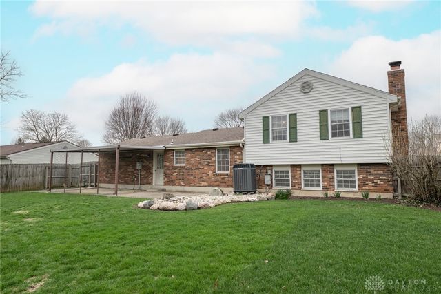 845 Sunset Drive, Englewood, OH 45322