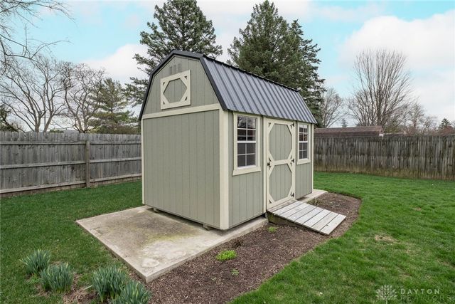 845 Sunset Drive, Englewood, OH 45322