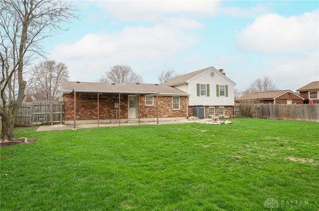 845 Sunset Drive, Englewood, OH 45322