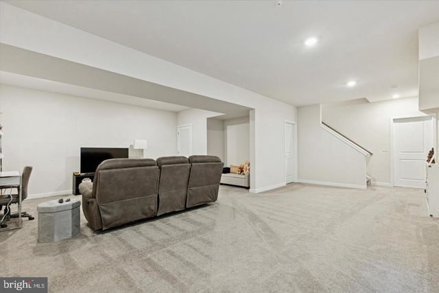 141 FOUR LEAF DR, Downingtown, PA 19335