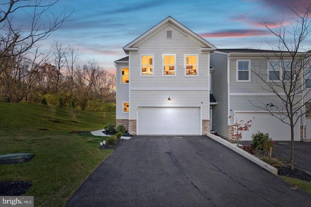 141 FOUR LEAF DR, Downingtown, PA 19335