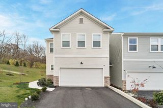 141 FOUR LEAF DR, Downingtown, PA 19335
