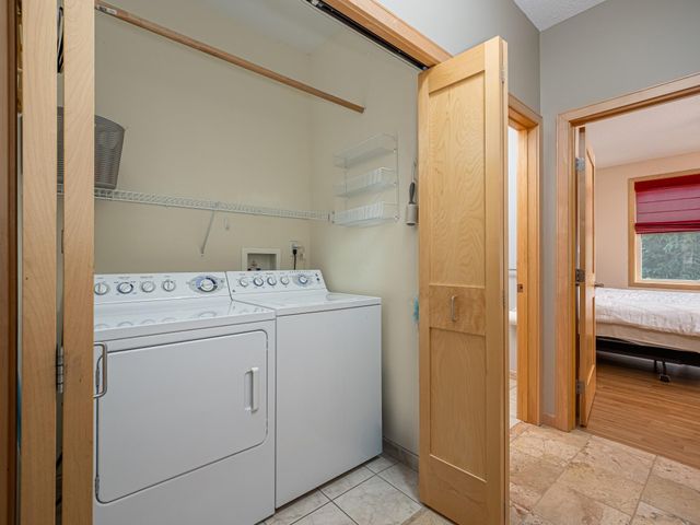 2113 Village Terrace, Bloomington, MN 55431