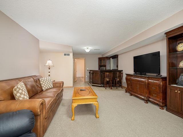 2113 Village Terrace, Bloomington, MN 55431