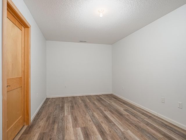 2113 Village Terrace, Bloomington, MN 55431