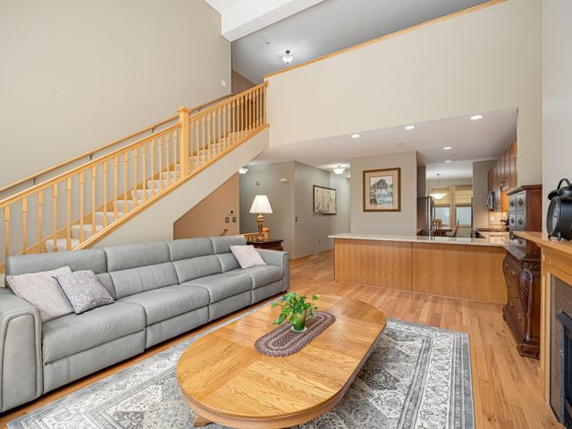 2113 Village Terrace, Bloomington, MN 55431