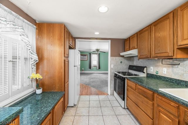 3 Terrace Ln, Ringwood Boro, NJ 07456
