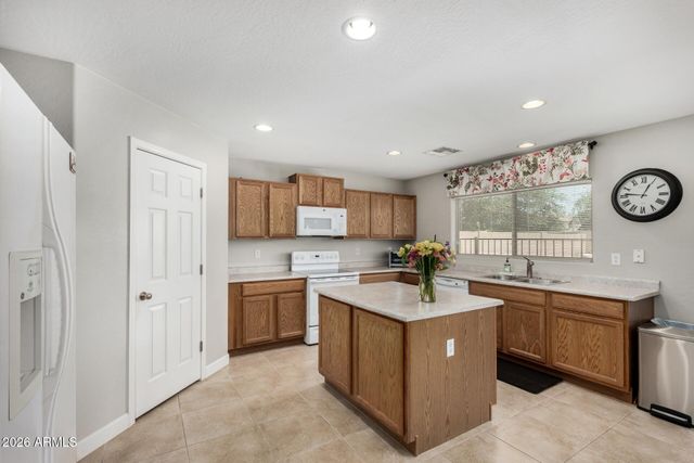 18903 N SHELBY Drive, Maricopa, AZ 85138