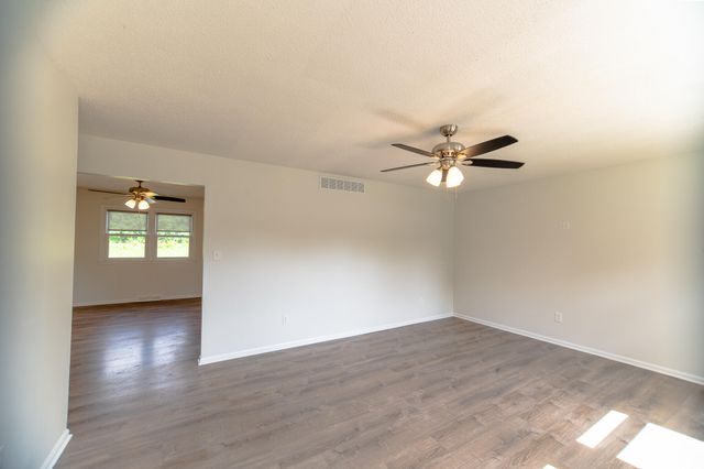 1249 S VICTORIA AVE, Columbia, MO 65201