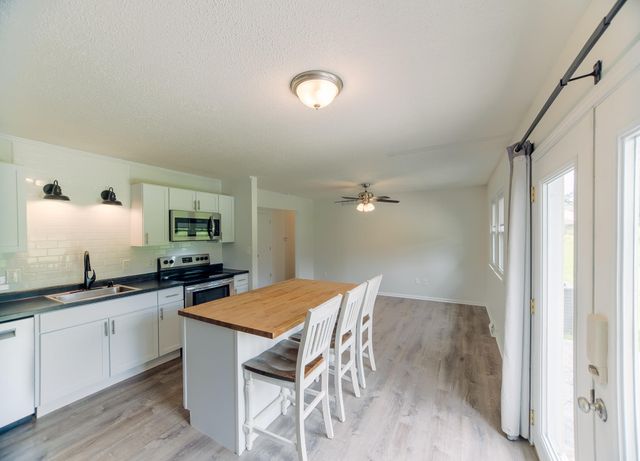 1249 S VICTORIA AVE, Columbia, MO 65201