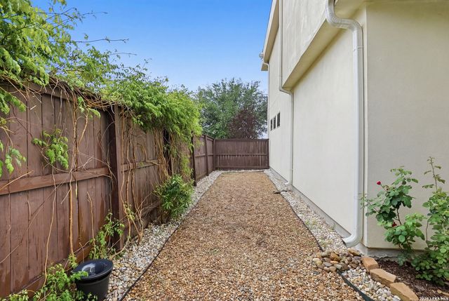 402 Everest, San Antonio, TX 78209