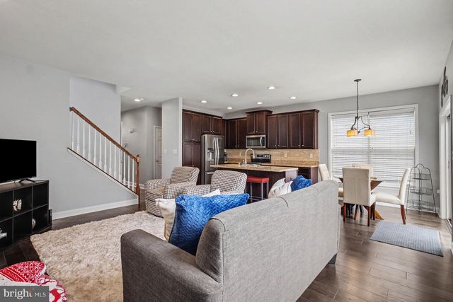 103 TALBOT ST, Mount Joy, PA 17552