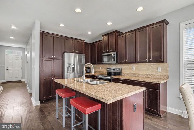 103 TALBOT ST, Mount Joy, PA 17552