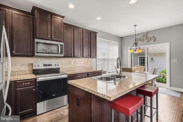 103 TALBOT ST, Mount Joy, PA 17552