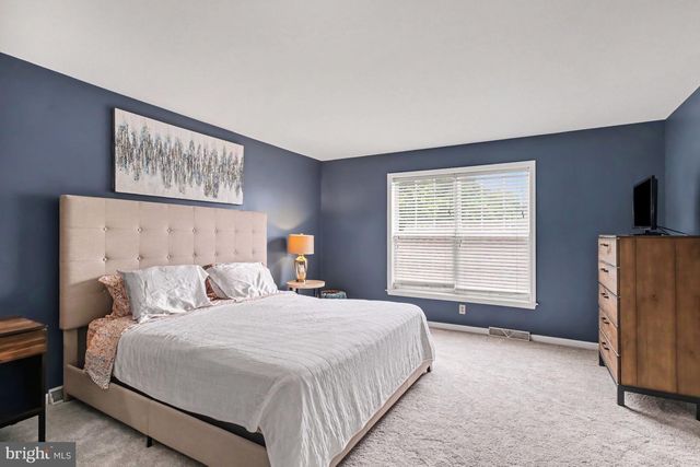 103 TALBOT ST, Mount Joy, PA 17552