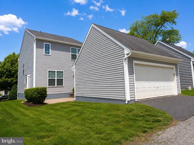 103 TALBOT ST, Mount Joy, PA 17552