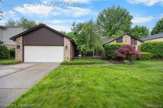 21225 Parklane Street, Farmington, MI 48335
