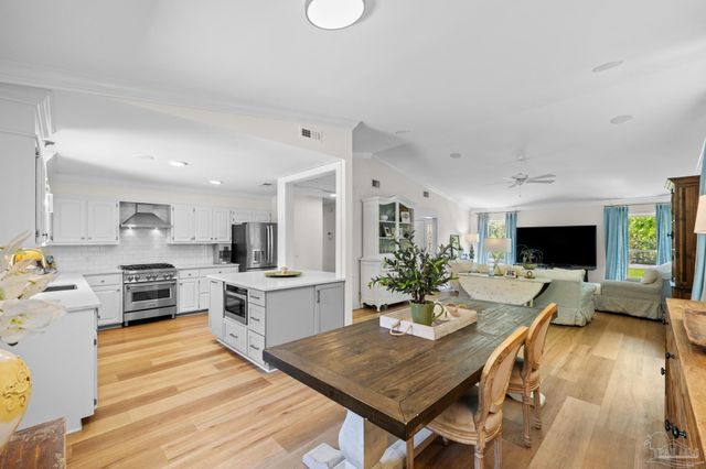 2828 Clearlake Pl, Gulf Breeze, FL 32563