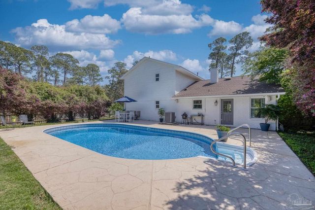 2828 Clearlake Pl, Gulf Breeze, FL 32563
