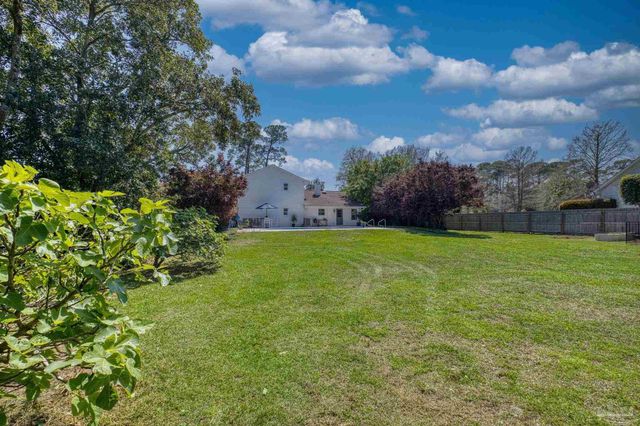 2828 Clearlake Pl, Gulf Breeze, FL 32563