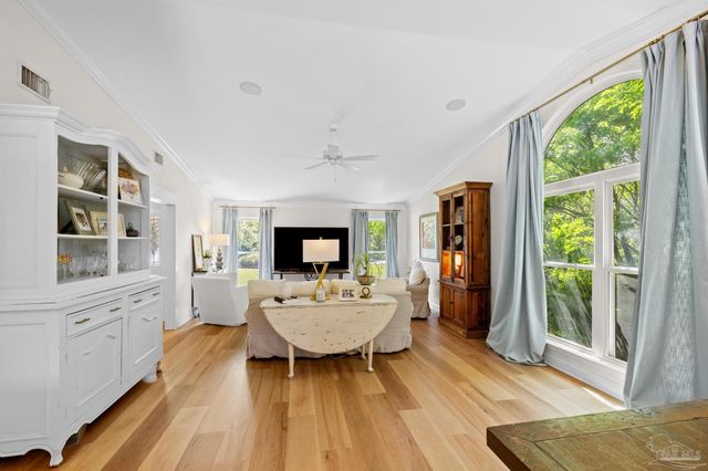 2828 Clearlake Pl, Gulf Breeze, FL 32563